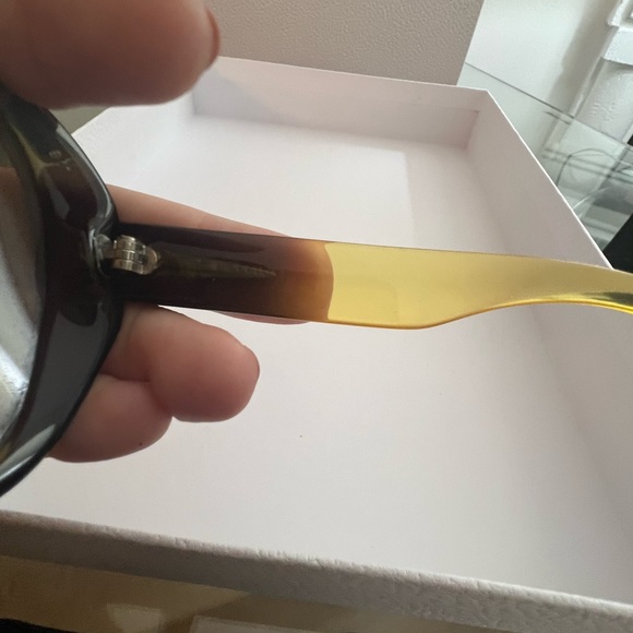 ViennaLine Vintage Sunglasses - Picture 6 of 8